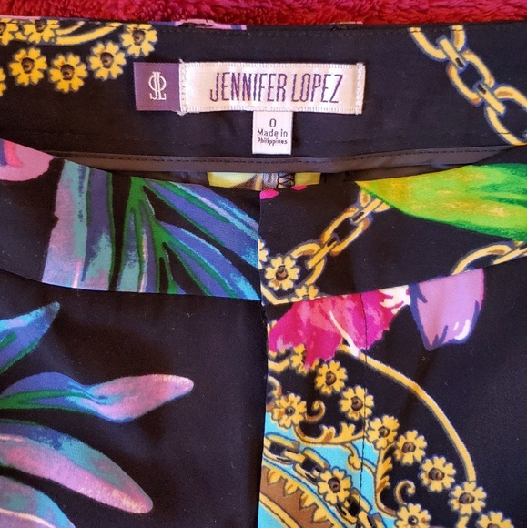 JLO short - Picture 3 of 3